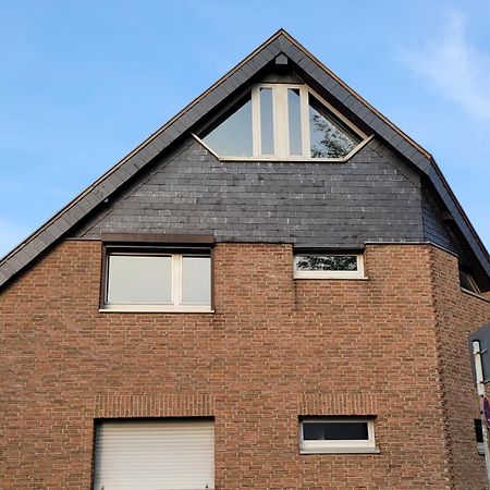 Messezimmer Am Thewissenweg Düsseldorf Buitenkant foto