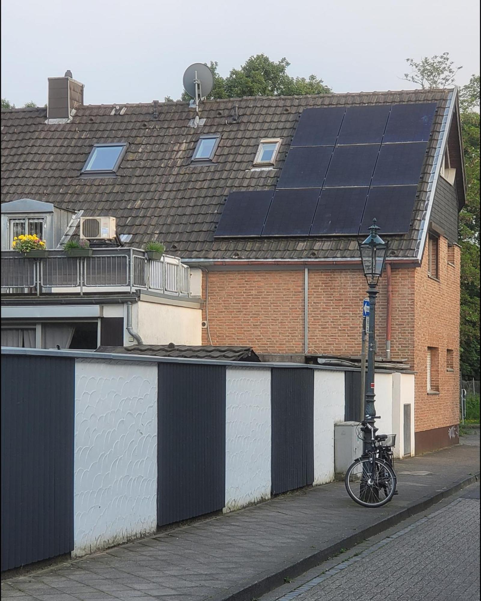 Messezimmer Am Thewissenweg Düsseldorf Buitenkant foto
