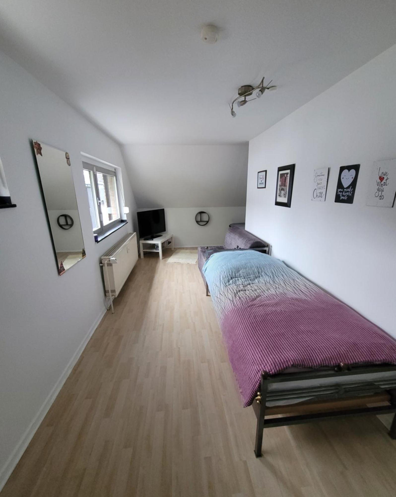Messezimmer Am Thewissenweg Düsseldorf Kamer foto