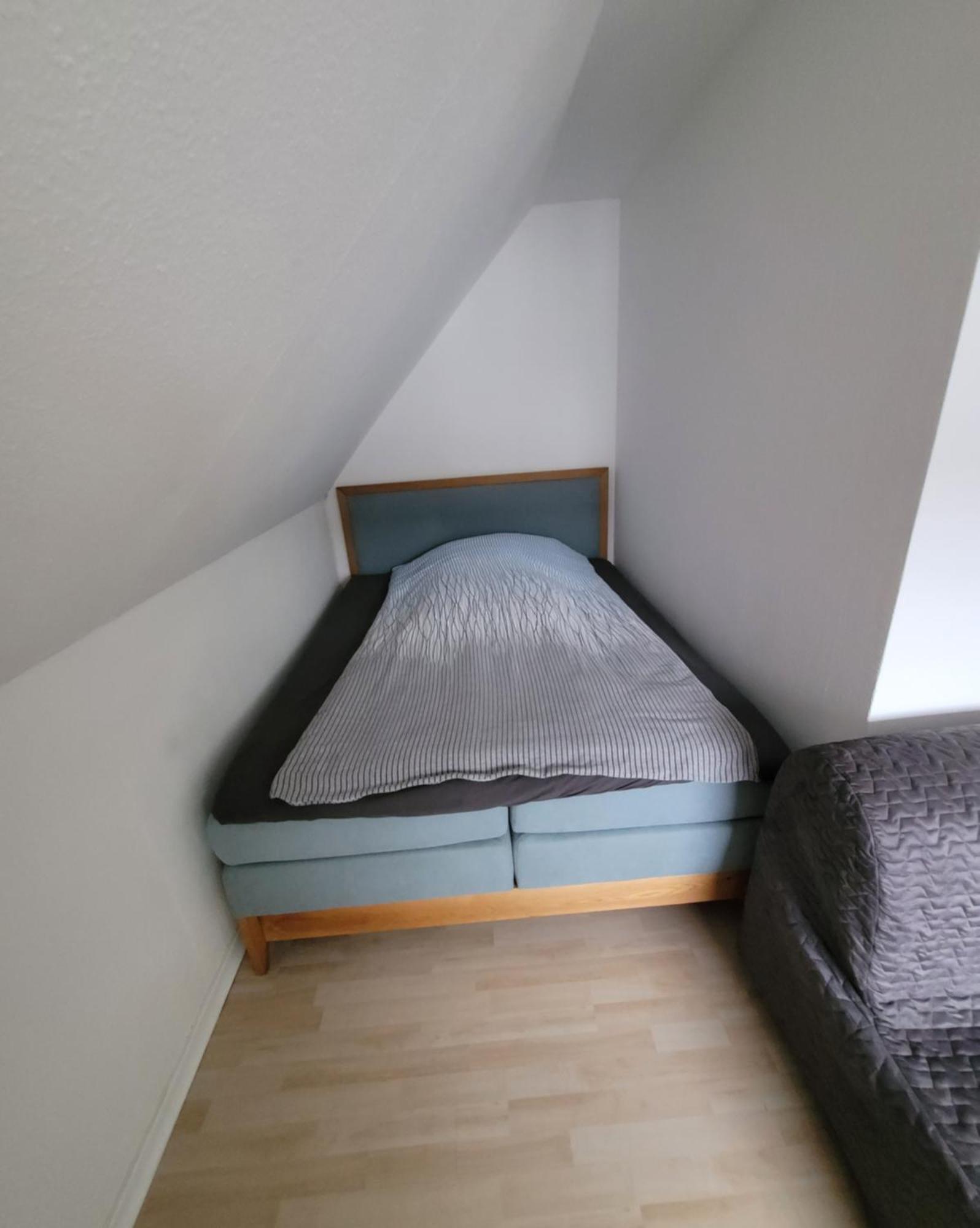 Messezimmer Am Thewissenweg Düsseldorf Kamer foto